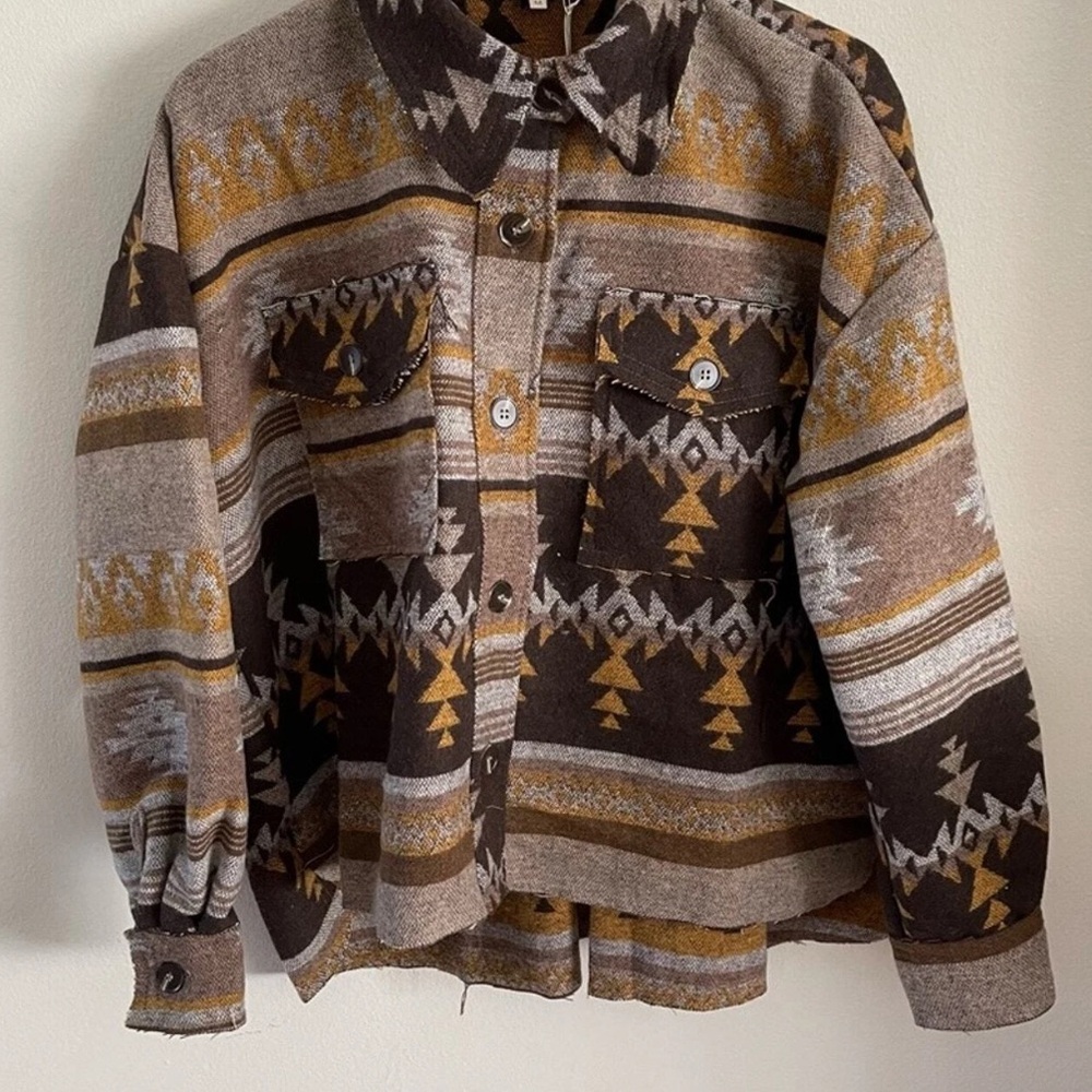 Western Aztec Southwest Western Jacket Pockets Distressed Hem Detail - Picture 9 of 9
